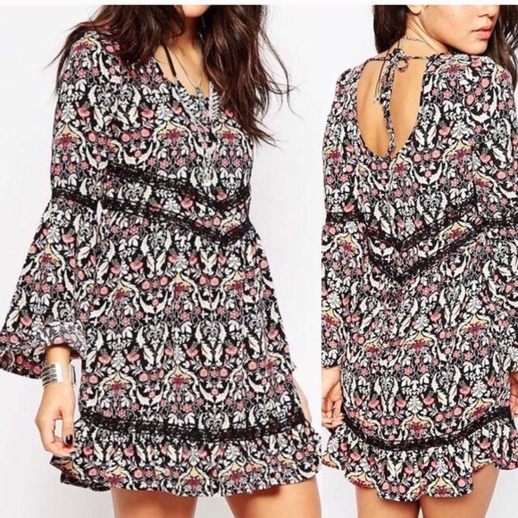 Band of Gypsies Bell Sleeve Dress W/Pockets - Picture 2 of 6